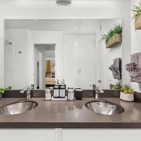 The Hidden Gem, King Bed & Hot Tub! Apartment Chandler Exterior photo