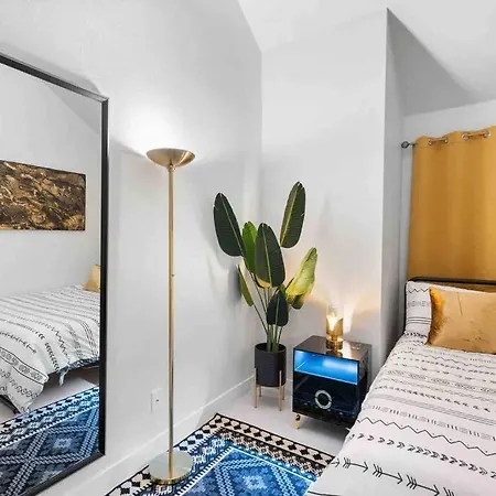 The Hidden Gem, King Bed & Hot Tub! Apartment Chandler Exterior photo