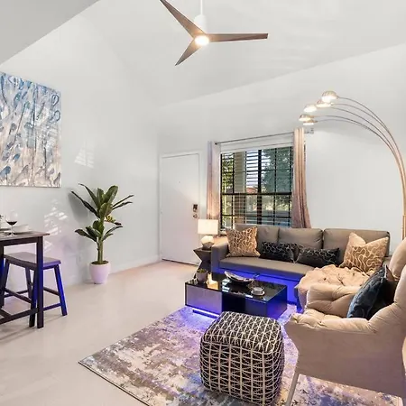 The Hidden Gem, King Bed & Hot Tub! Apartment Chandler Exterior photo