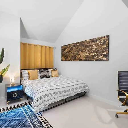 The Hidden Gem, King Bed & Hot Tub! Apartment Chandler Exterior photo