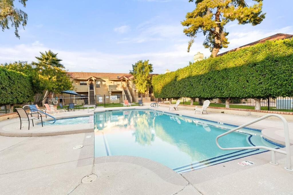 The Hidden Gem, King Bed & Hot Tub!