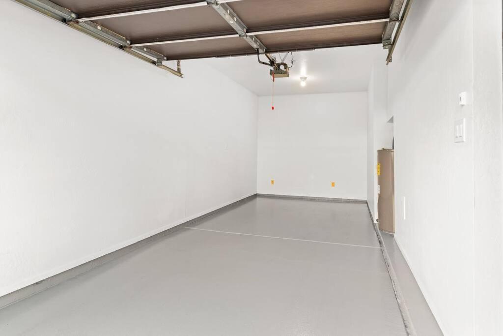 The Hidden Gem, King Bed & Hot Tub! Apartment Chandler